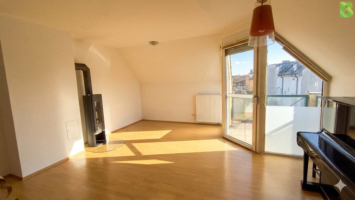 Gepflegte 4-Zi-DG-Wohnung mit Terrasse, KFZ Stellplatz & Kamin in Gänserndorf-Stadt!