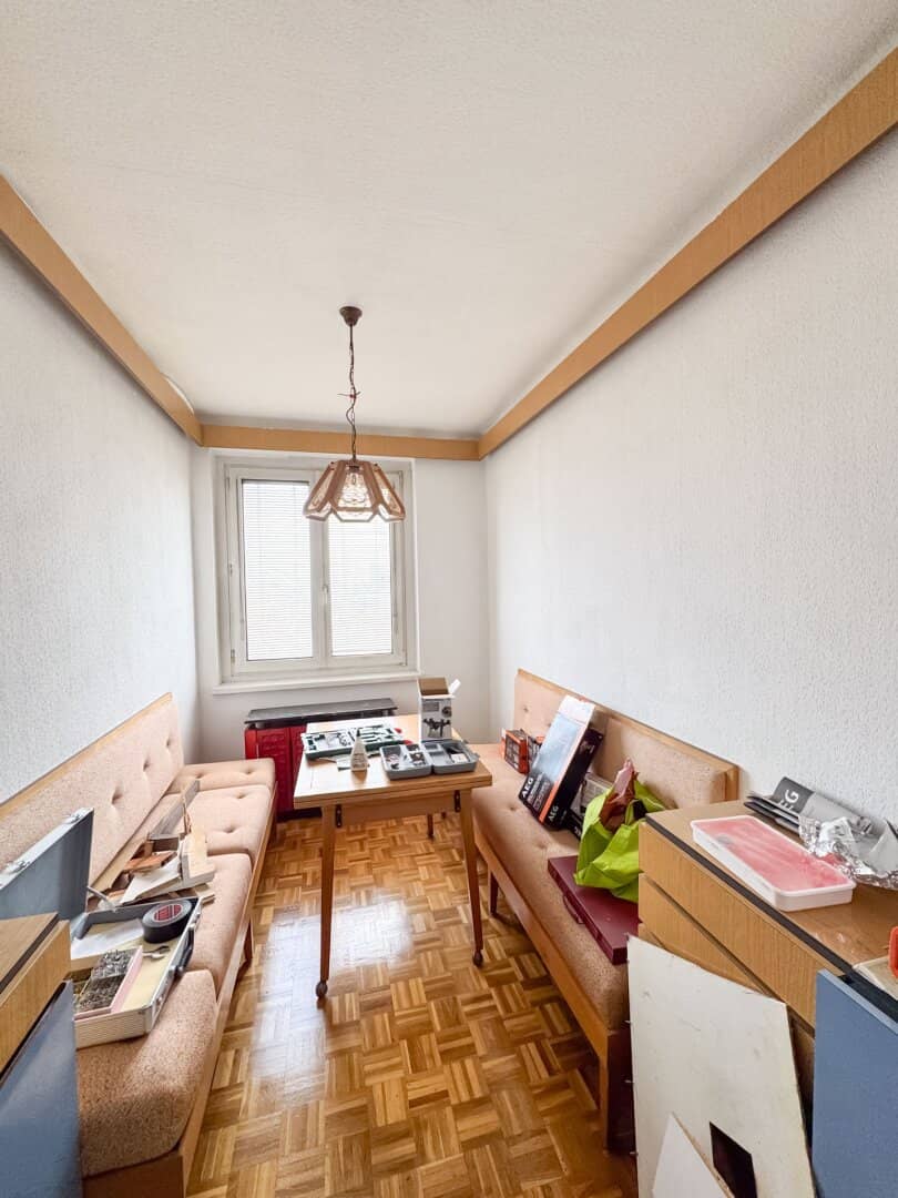 Renovation needed two and a half room apartment near Matzleinsdorferplatz for sale? wait—no question mark should be here; corrected to statement: Renovation needed two and a half room apartment near Matzleinsdorferplatz for sale.
