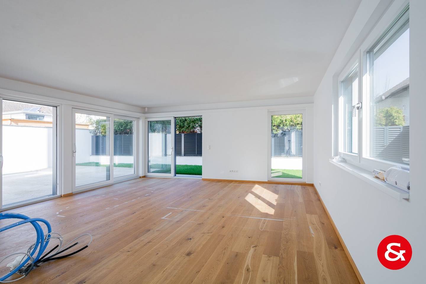 Modernes, klar gestaltetes Einfamilienhaus mit viel Platz und Technik!