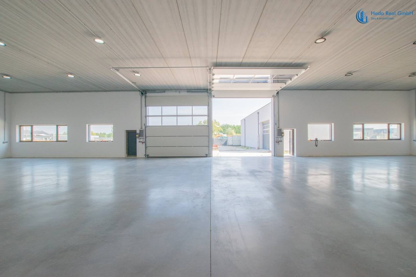 Wieder verfügbar: Geräumige und flexible Lagerhalle mit hoher Nutzfläche in Ebreichsdorf (Unterwaltersdorf - 2442)