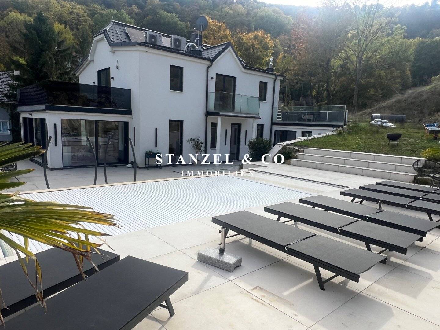 MODERNE VILLA MIT TRAUMBLICK & POOL