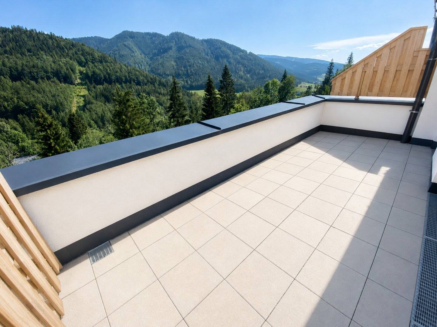 KÜHLE SOMMER IM ZWEITWOHNSITZ! Bergidyll und urbane Top-Infrastruktur vereinen sich hier zu einem Wohntraum!
