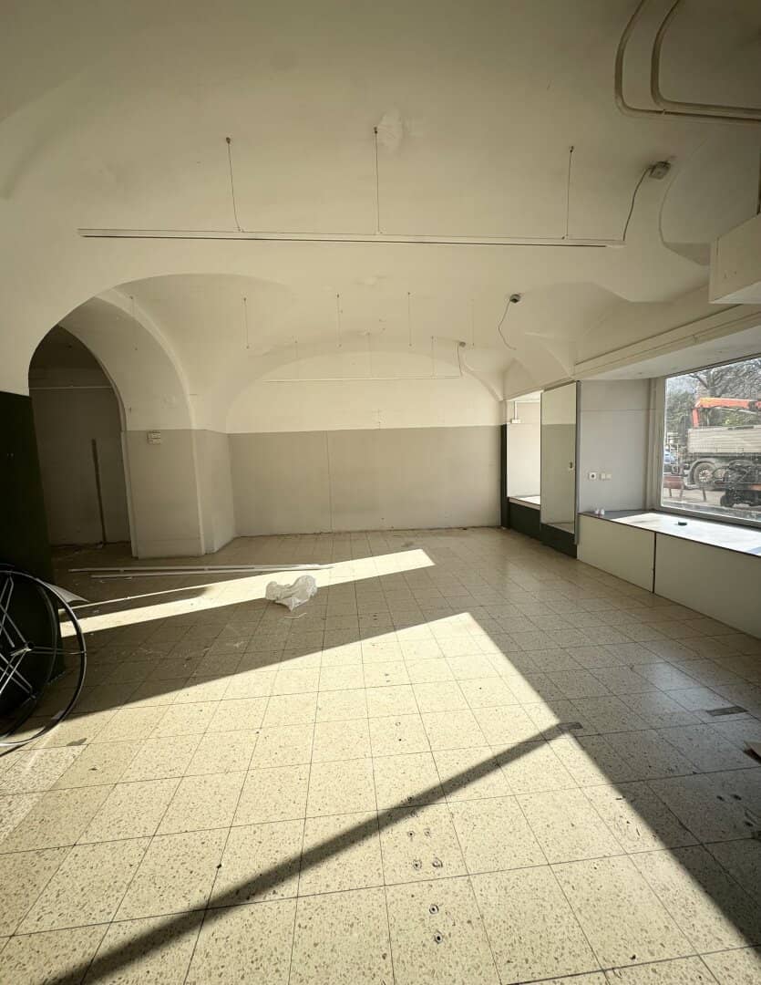 223 m² commercial premises for rent with no fixed term