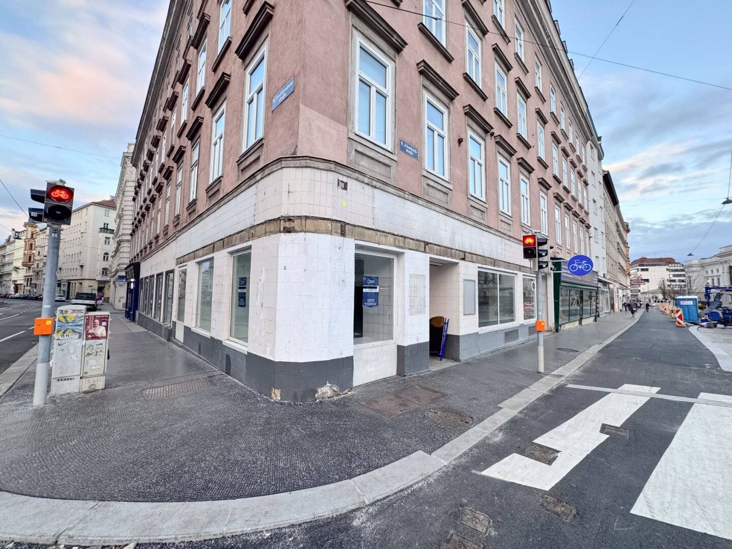 223 m² commercial premises for rent with no fixed term