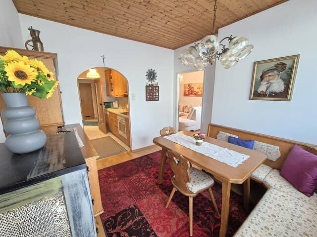 Leistbares Eigentum im Grünen: 2-Zimmer-Wohnung mit Loggia und Stellplatz!