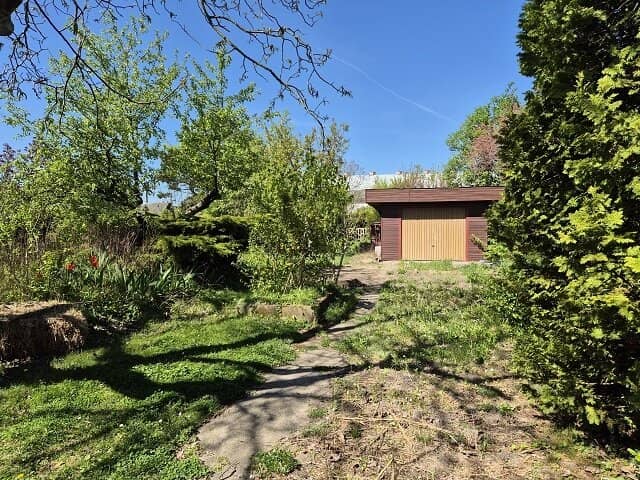 Exclusive building plot in a green tranquil location