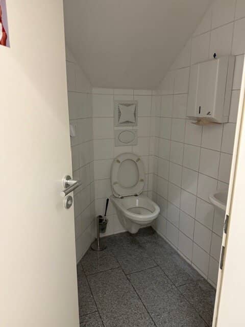 4 Room Spacious Attic Apartment Near Schloss Schönbrunn, Modern Living with a Special Flair