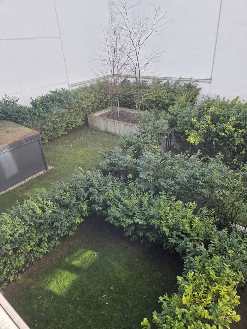 Inner courtyard location, heating and hot water already included