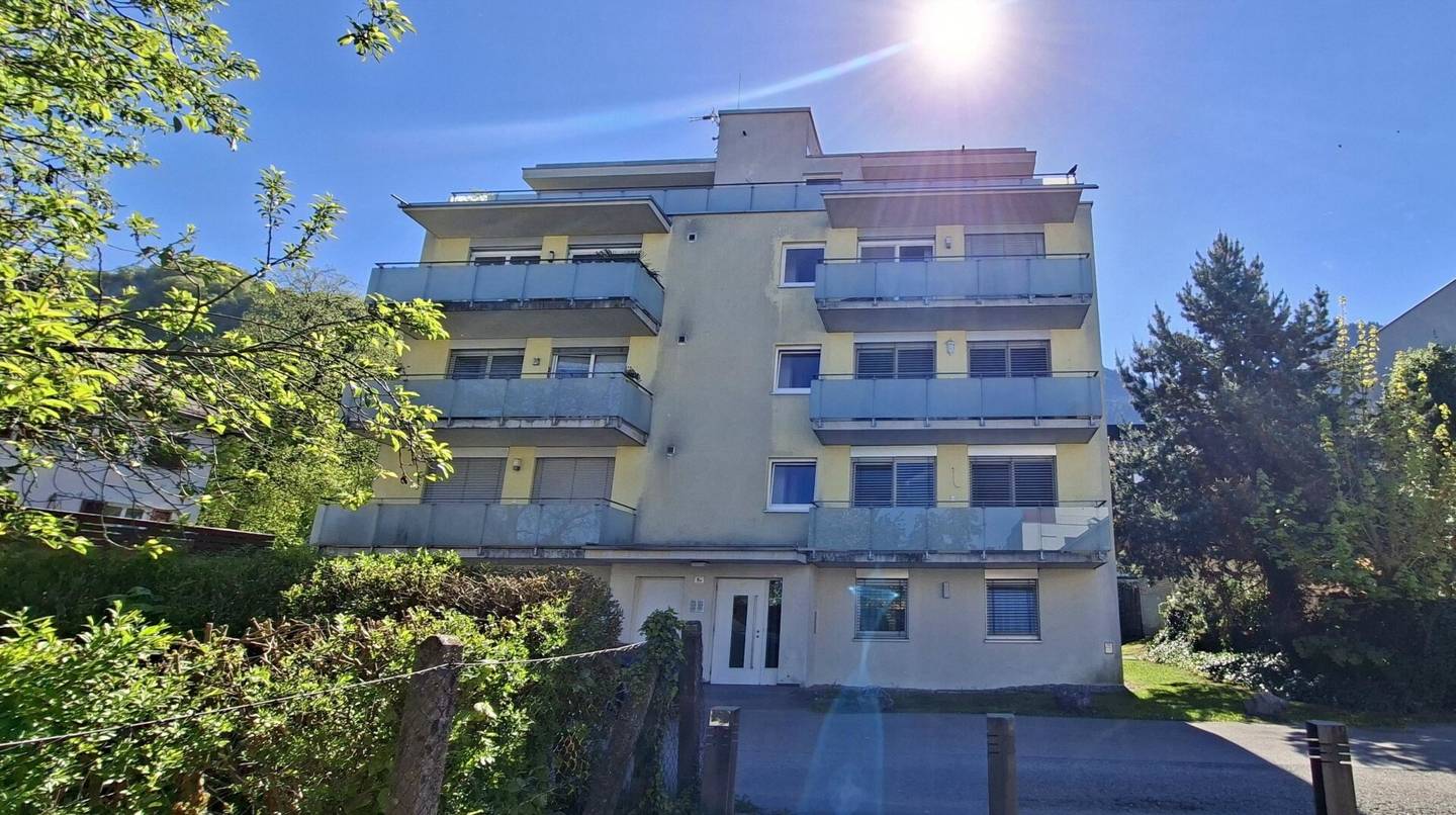 3-Zi.-Wohnung in Hohenems mit Balkon, Garage & traumhaftem Stadtblick!