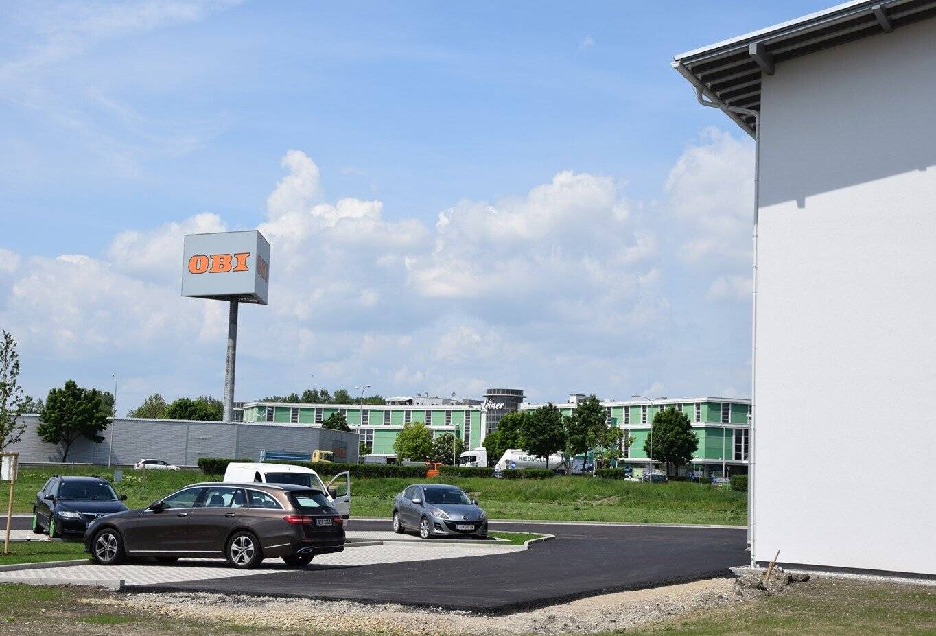 Langenrohr near Tulln: Commercial property in top traffic location for rent (building rights possible)