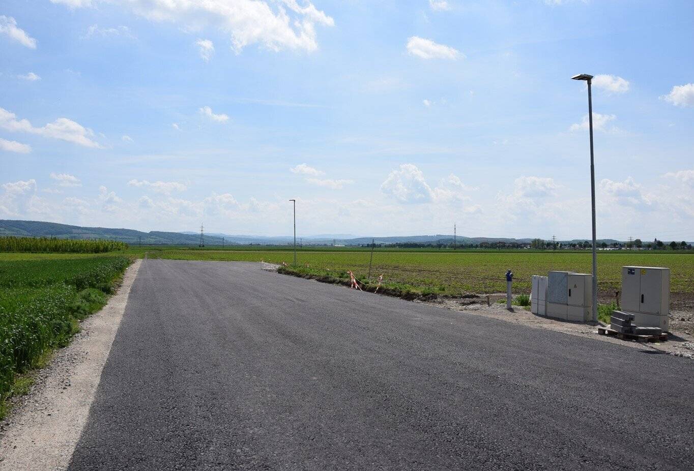 Langenrohr near Tulln: Commercial property in top traffic location for rent (building rights possible)