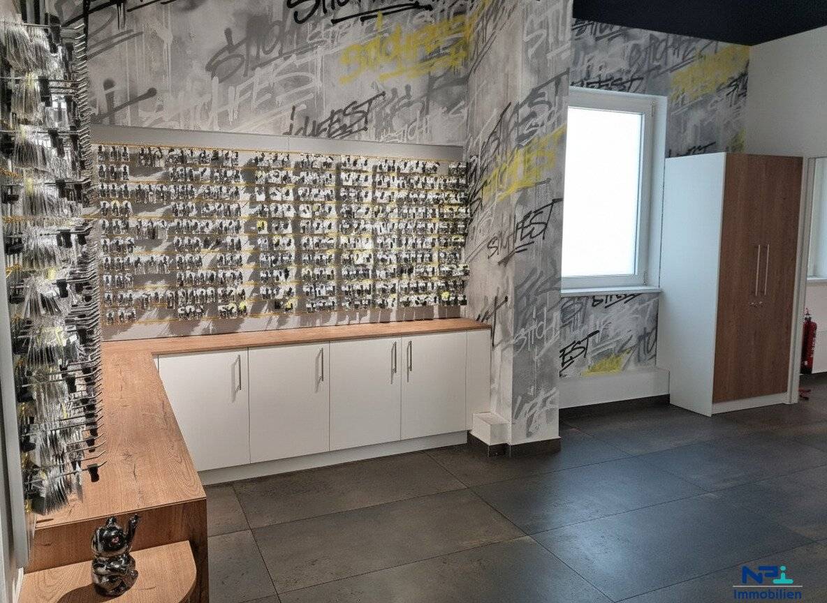Tattoo and piercing studio in top location Lugner City Wien successor sought