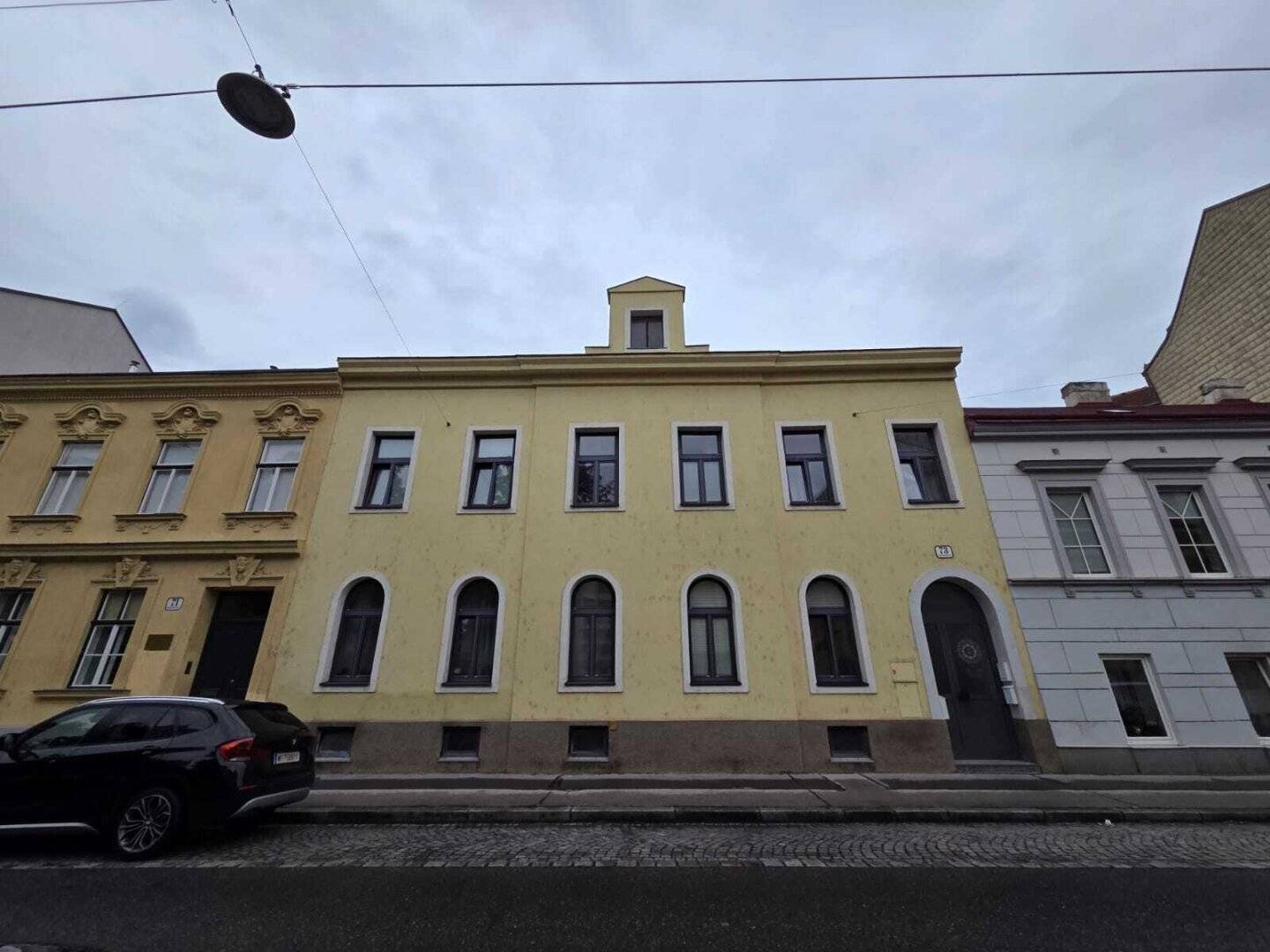 Developable tenement house in a beautiful residential area