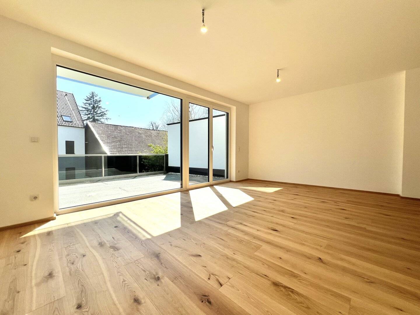 Turn-key house First occupancy New construction Large terrace With S-Bahn about 15 minutes to HBF Wien Air-source heat pump including cooling function High-quality fittings