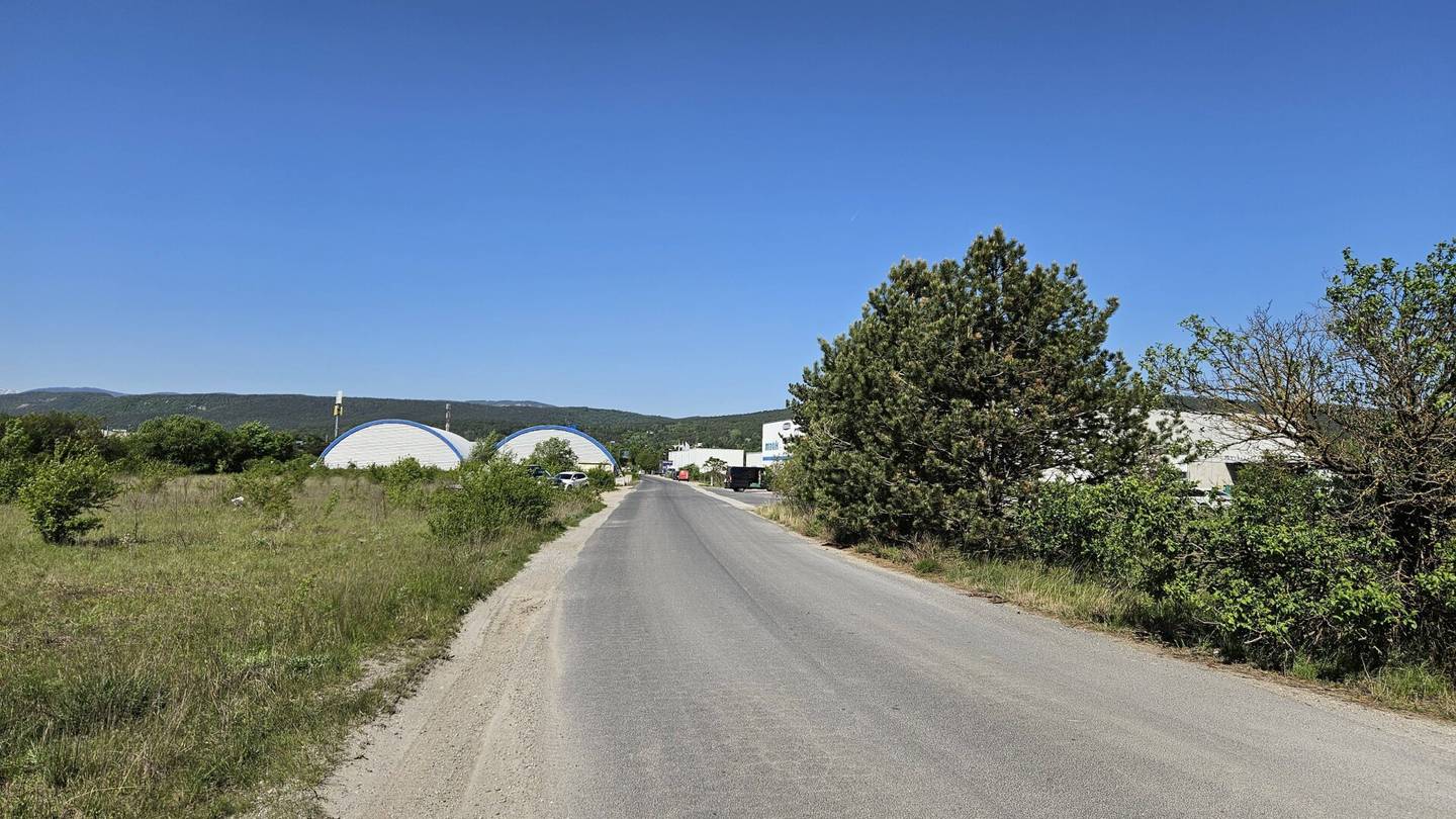 Bad Fischau: Commercial/Industrial property (10,963 m² / not divisible) near A2 - Rent/Lease