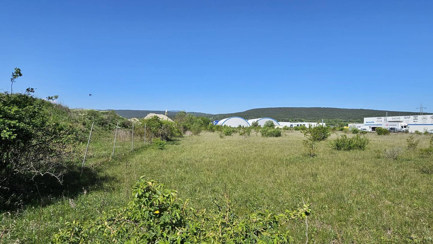 Bad Fischau: Commercial/Industrial property (10,963 m² / not divisible) near A2 - Rent/Lease