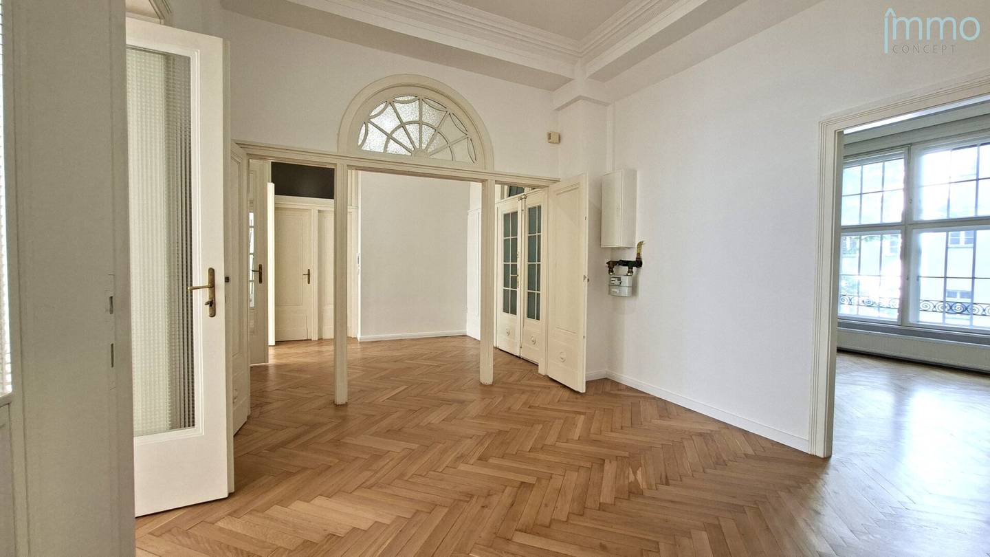 Stylish old building in the Embassy District, representative living with a winter garden