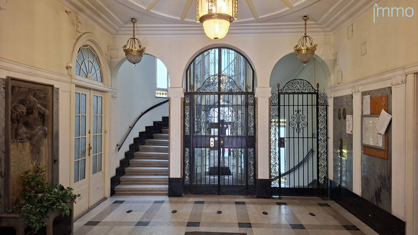 Stylish old building in the Embassy District, representative living with a winter garden