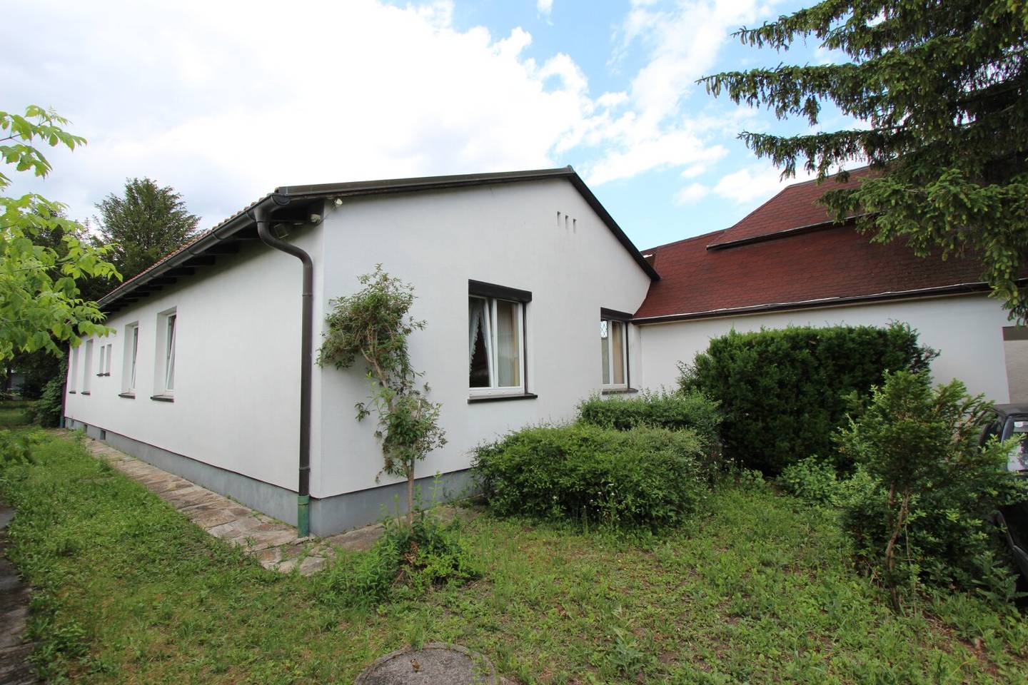 Preisreduktion! Haus mit riesigem Grundstück (fast 2.200 m²) nahe Fischapark