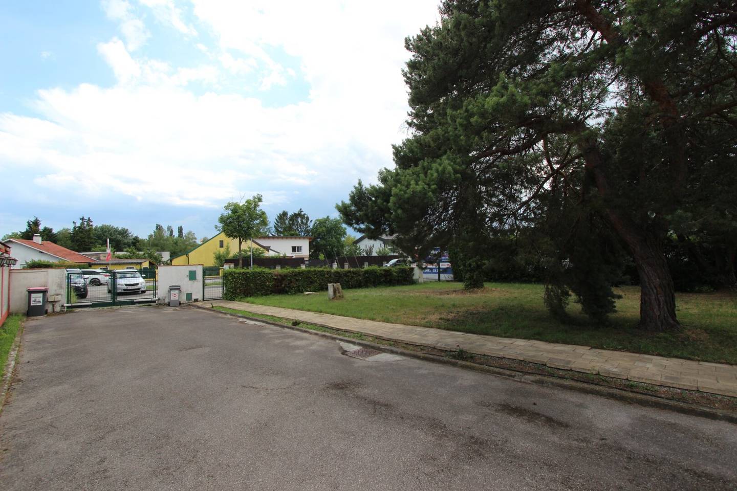 Preisreduktion! Haus mit riesigem Grundstück (fast 2.200 m²) nahe Fischapark