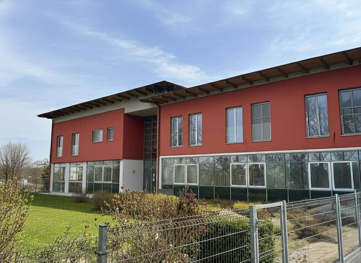 Wullersdorf / modernes, 2-geschossiges Bürogebäude mit TOP-Ausstattung zu mieten