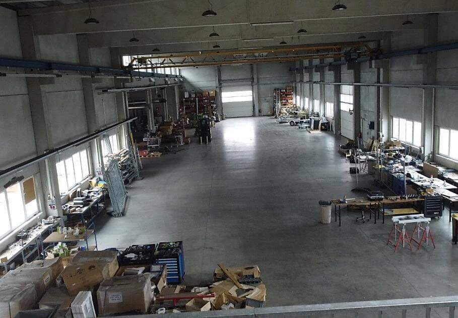 TOP-Betriebsobjekt ca. 6.200 m² - Büro, Hallen und Freifläche zu kaufen