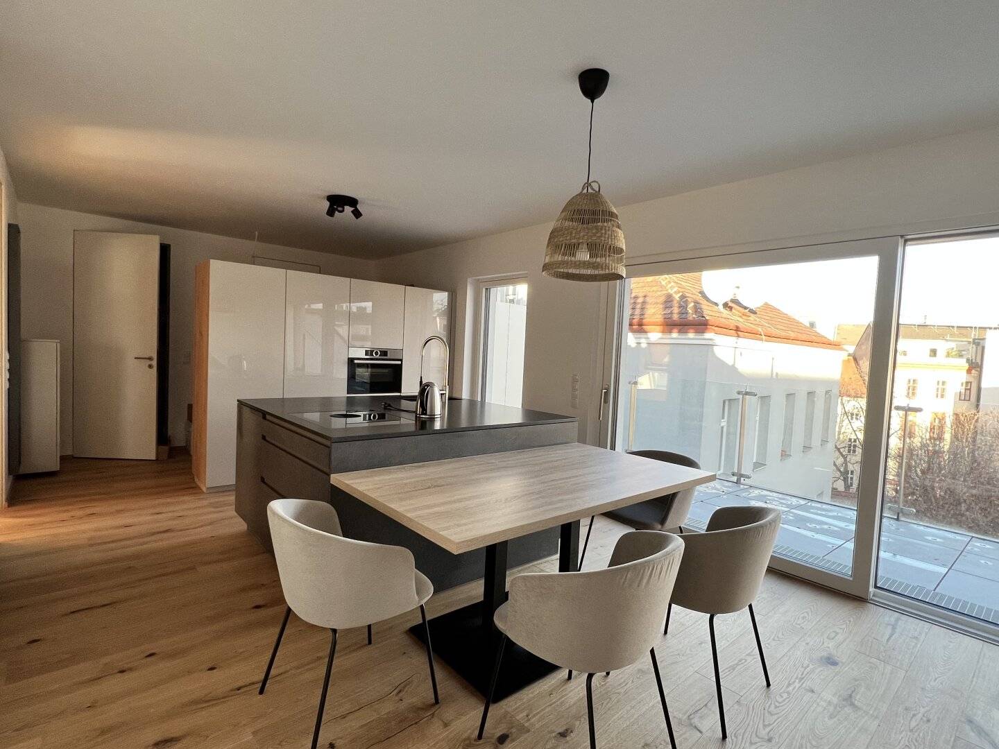 Neubauwohnung mit Balkon und großzügiger Terrasse im 5. Bezirk