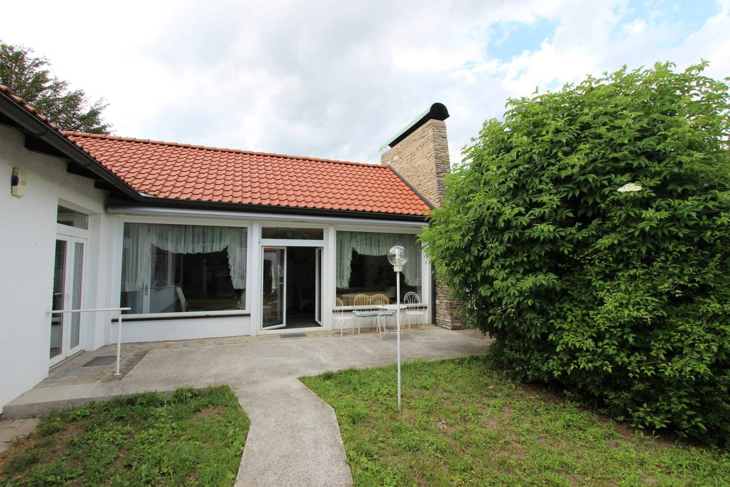 Preisreduktion! Haus mit riesigem Grundstück (fast 2.200 m²) nahe Fischapark