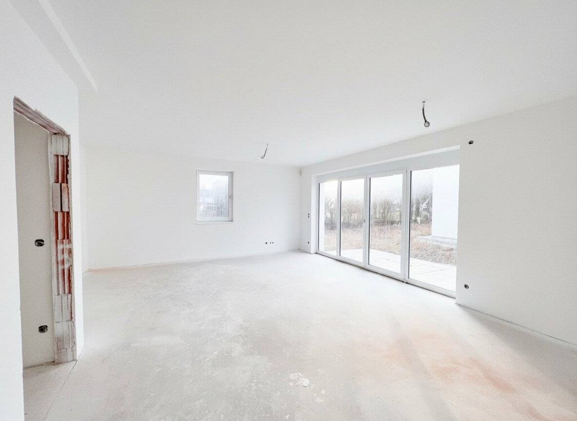 Brick masonry construction absolute quiet location semi detached house with garden in Pottendorf