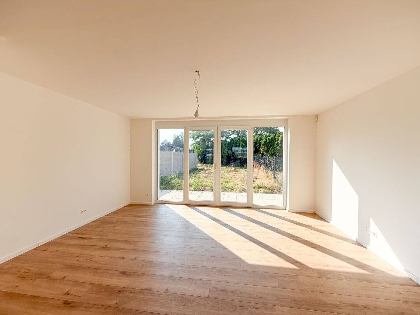 House with garden and 2 parking spaces near the train station in Pottendorf-Landegg