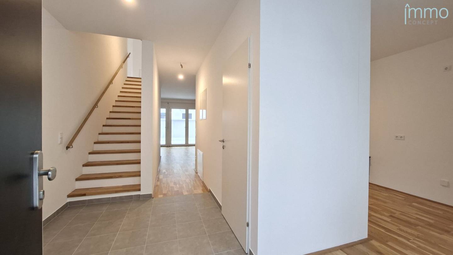 First occupancy, unique four room townhouse with sun terrace on the first floor and a small garden