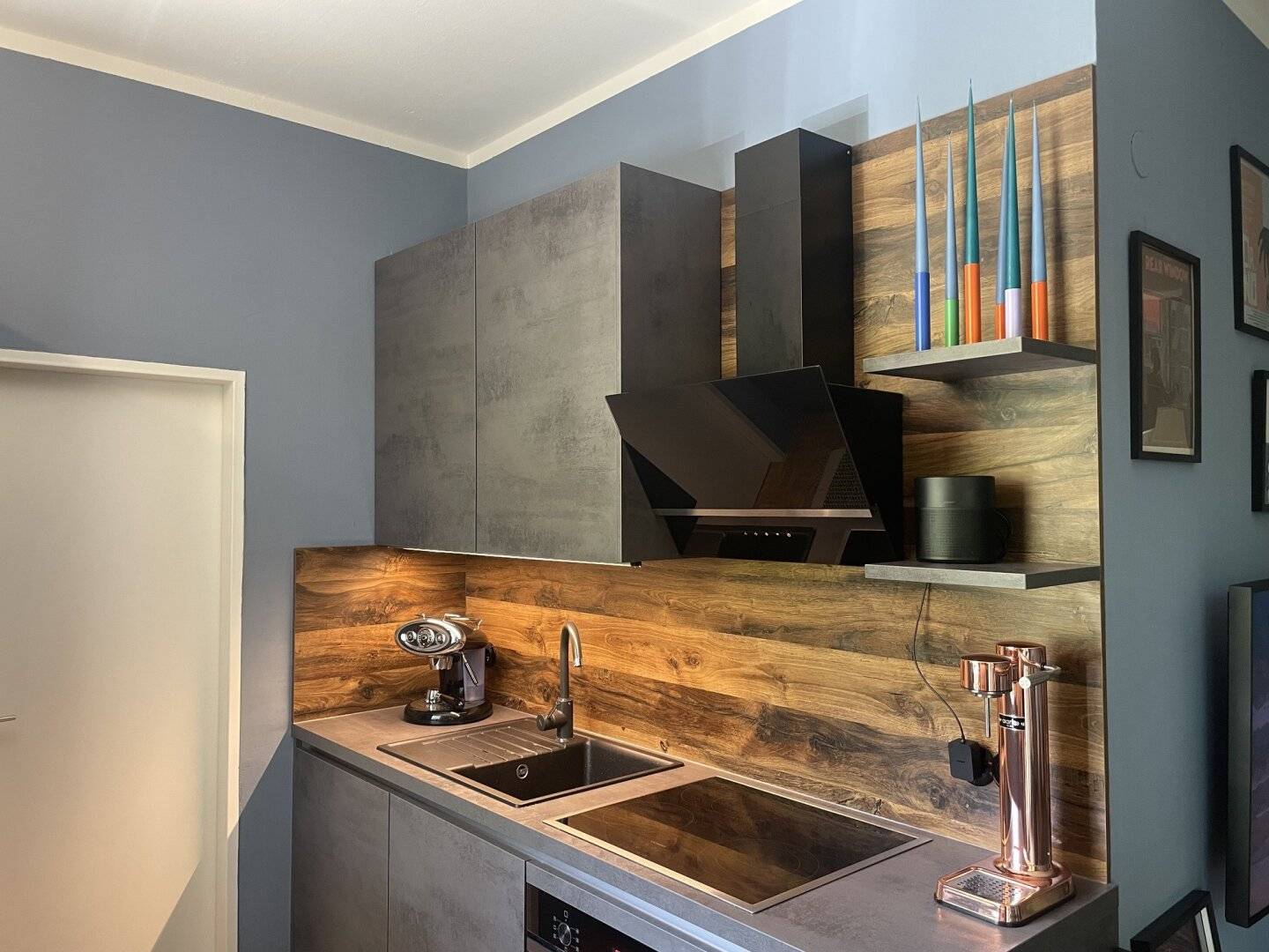 Live centrally, live quietly | Stylish 3 room apartment with balcony and green view | in Andräviertel