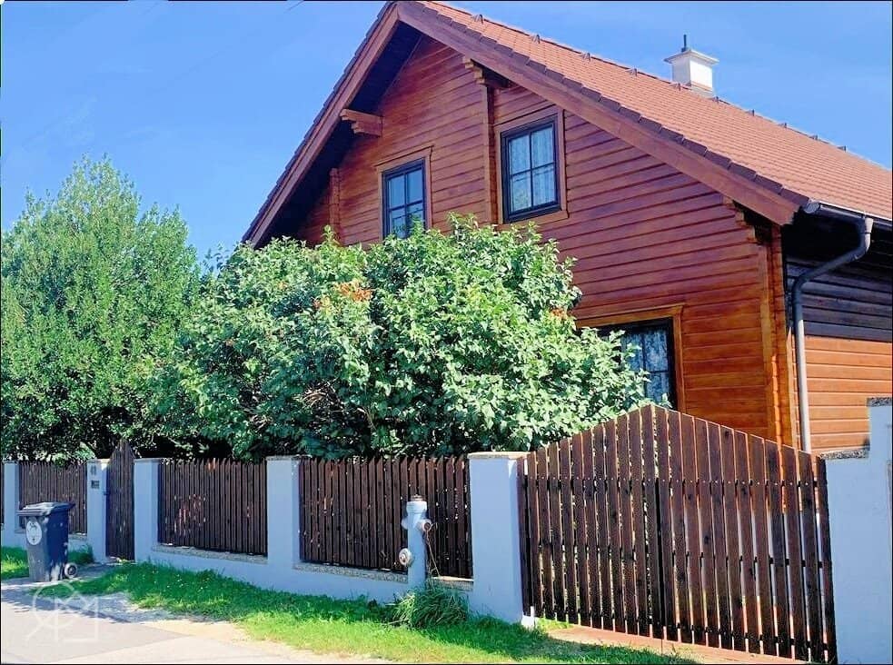 Gutes RAUMKLIMA im LANDHAUS mit GARTENPOOL in NEUESSLING
