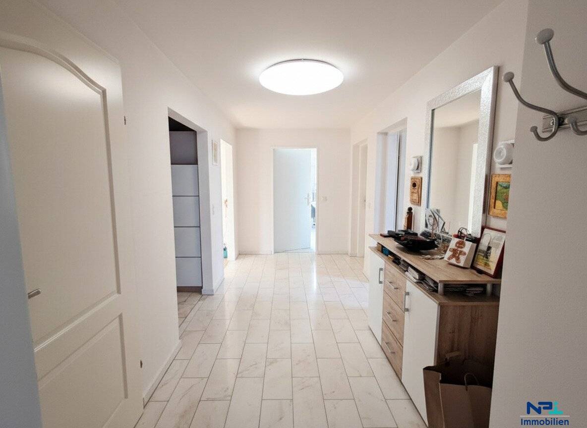 4 room rental apartment with loggia in quiet residential location