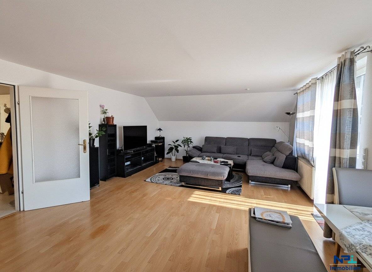 4 room rental apartment with loggia in quiet residential location