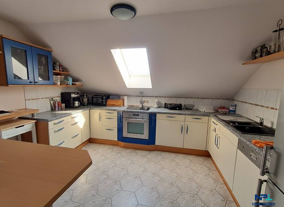 4 room rental apartment with loggia in quiet residential location
