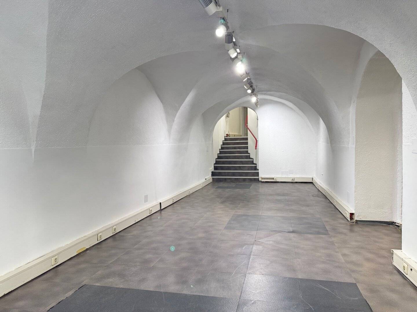 Geschäftslokal in frequentierter Bestlage mit Lagermöglichkeit | Zentrum Bad Ischl