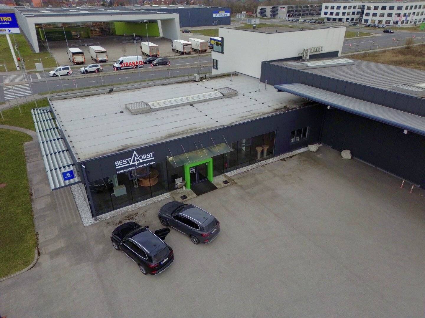 St. Pölten-Hart / Modern business property in top location fully rented 8% return