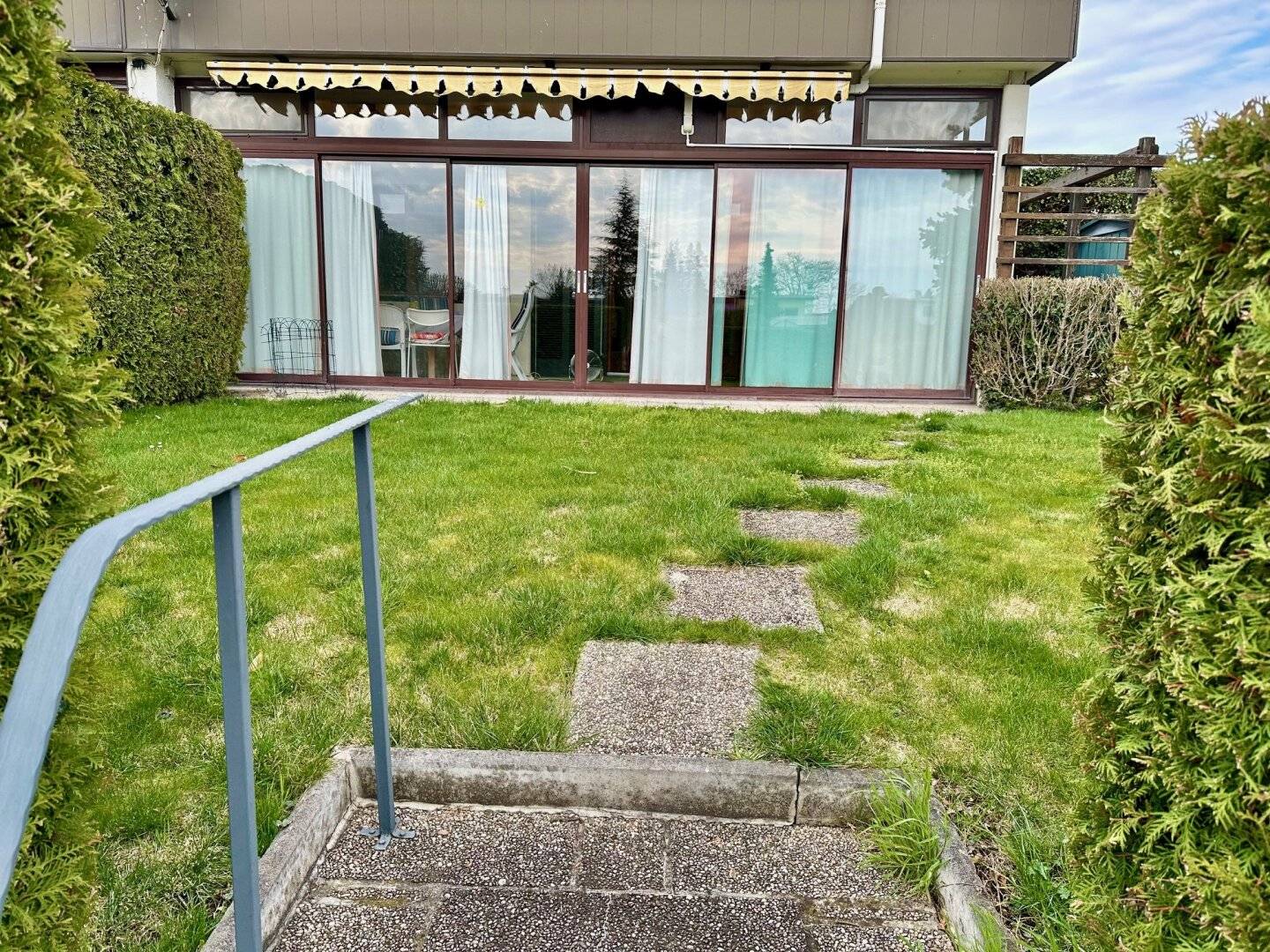 PREISREDUKTION !  Herrliche Seeparzelle (Kafkasee 1) mit Bungalow