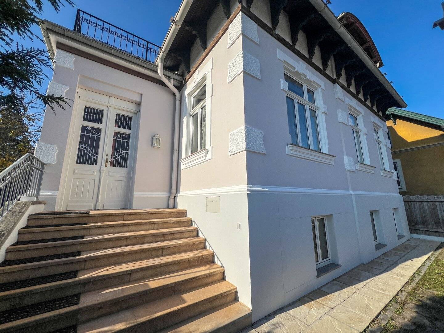 1,674 m² - Unique Opportunity - Plot in Perchtoldsdorf's Best Location - with Old Building
