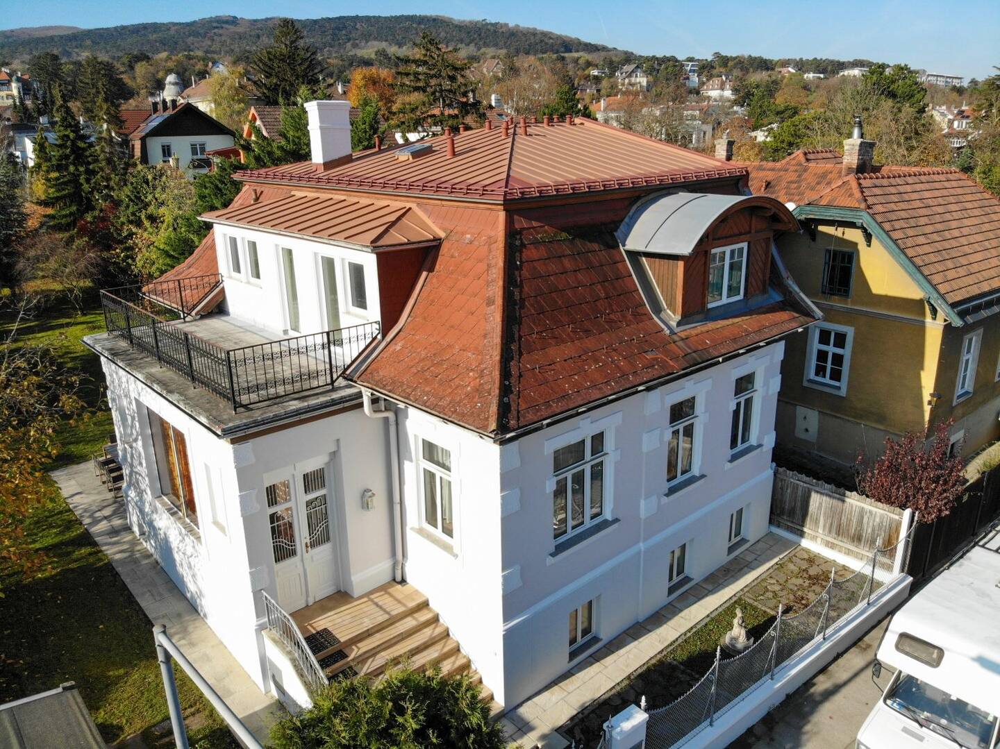 1,674 m² - Unique Opportunity - Plot in Perchtoldsdorf's Best Location - with Old Building