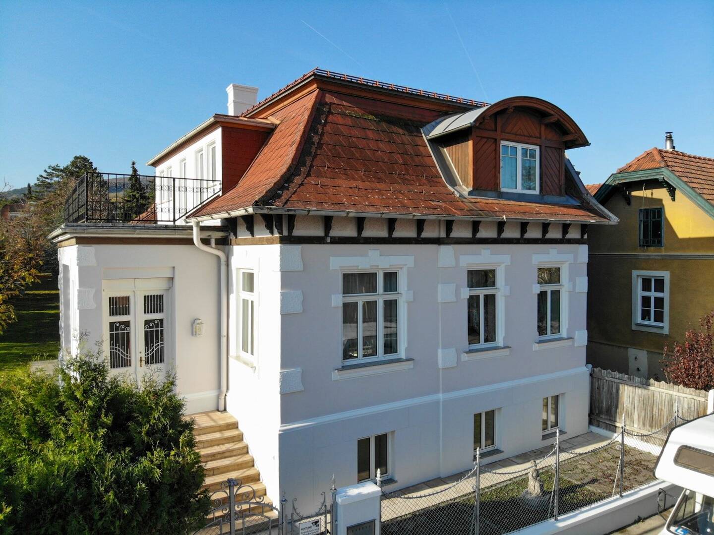 1,674 m² - Unique Opportunity - Plot in Perchtoldsdorf's Best Location - with Old Building