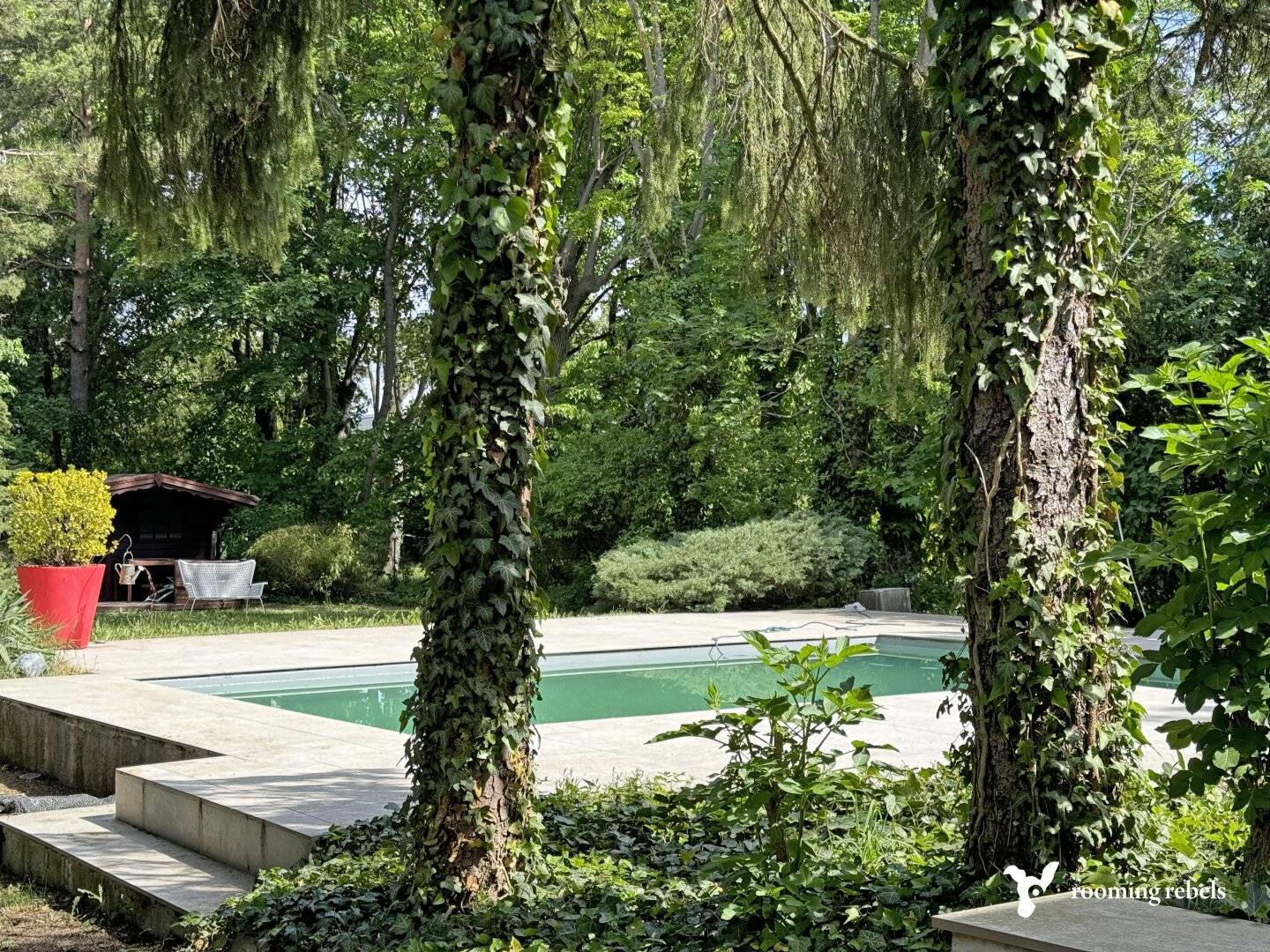 MARTHA ... THE MANHUNT IS ON - VILLA FOR SALE