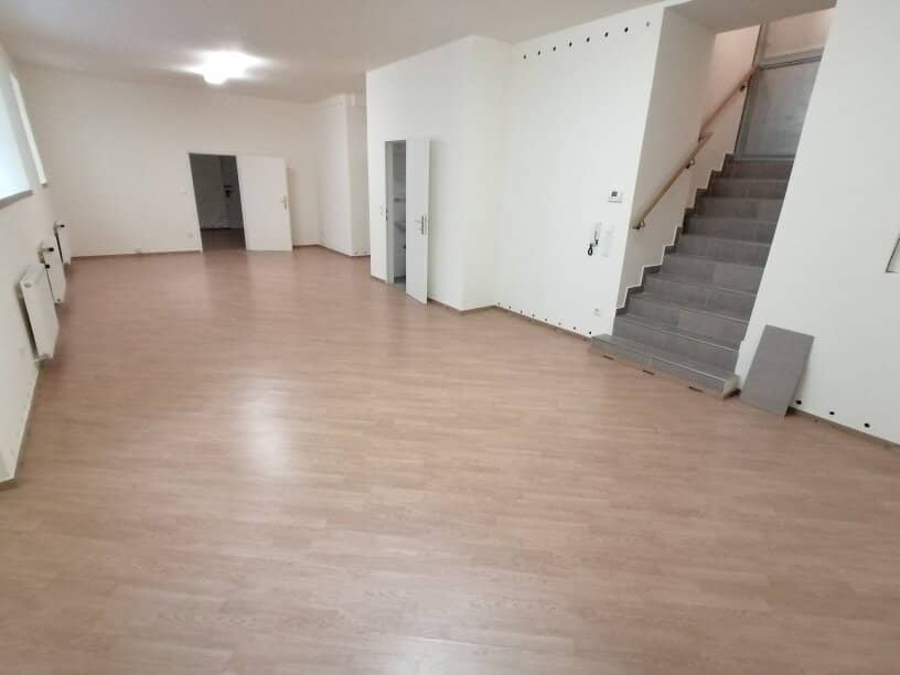 beautiful, renovated top office in top location