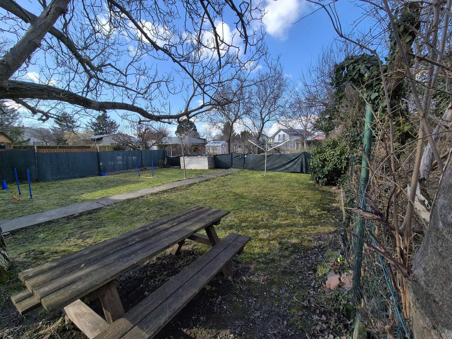 Large property in a quiet location exclusive mandate
