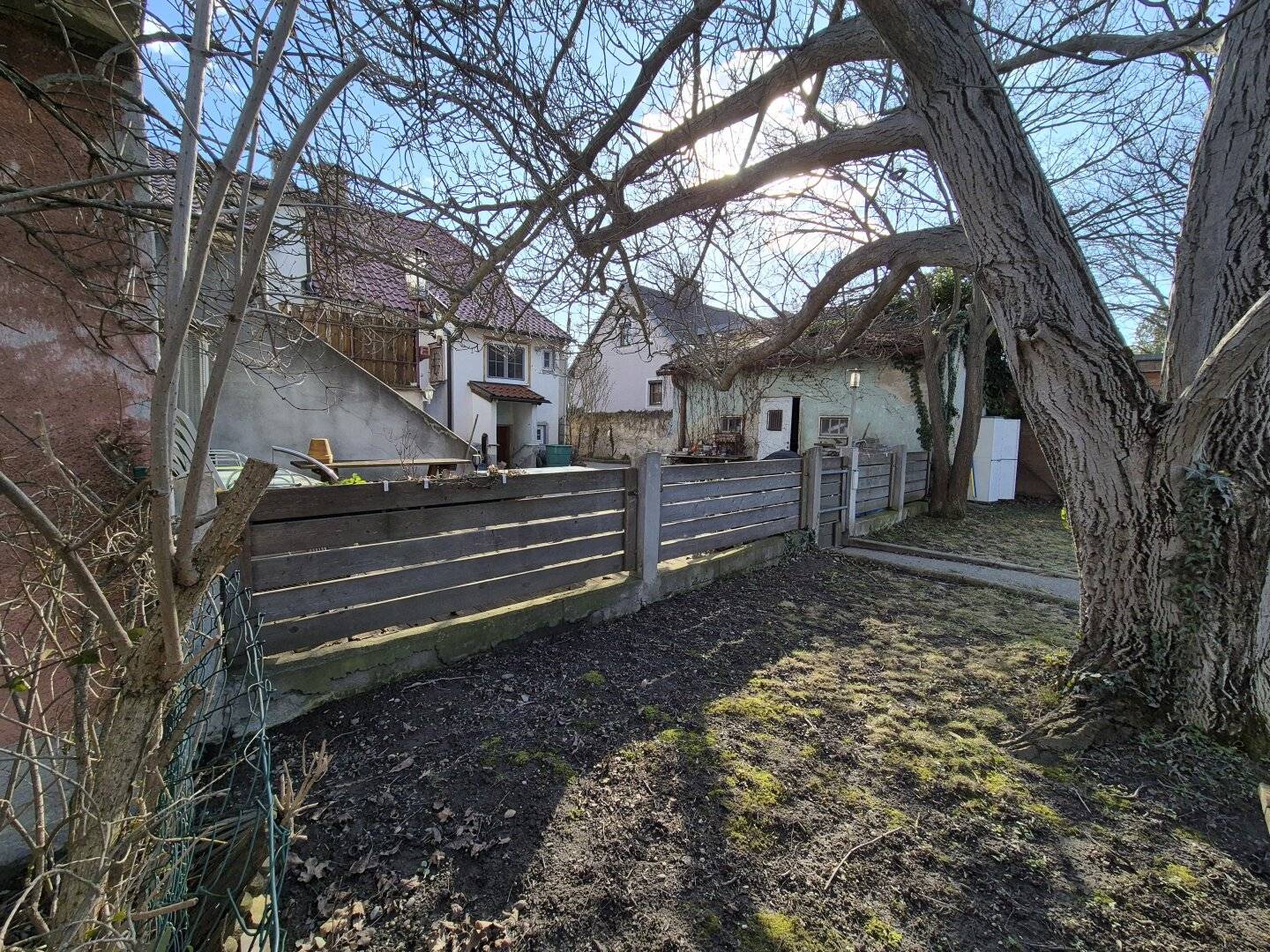 Large property in a quiet location exclusive mandate
