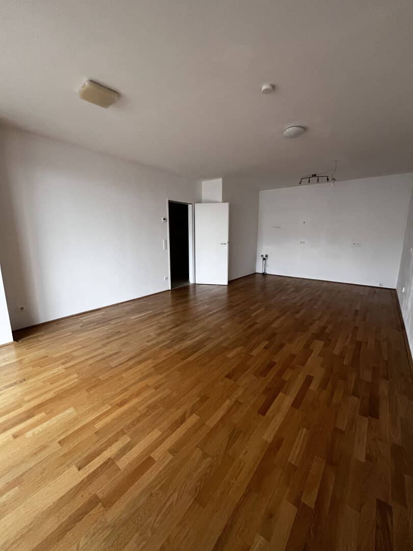 Modern living with comfort: 2-room apartment with balcony - 3/1/8