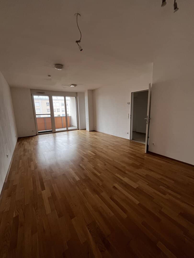 Modern living with comfort: 2-room apartment with balcony - 3/1/8