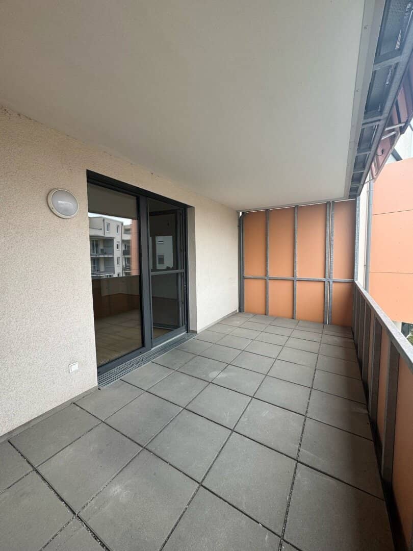Spacious living, enjoying the outdoors: 3 room with dream balcony and purchase option 3 of 16