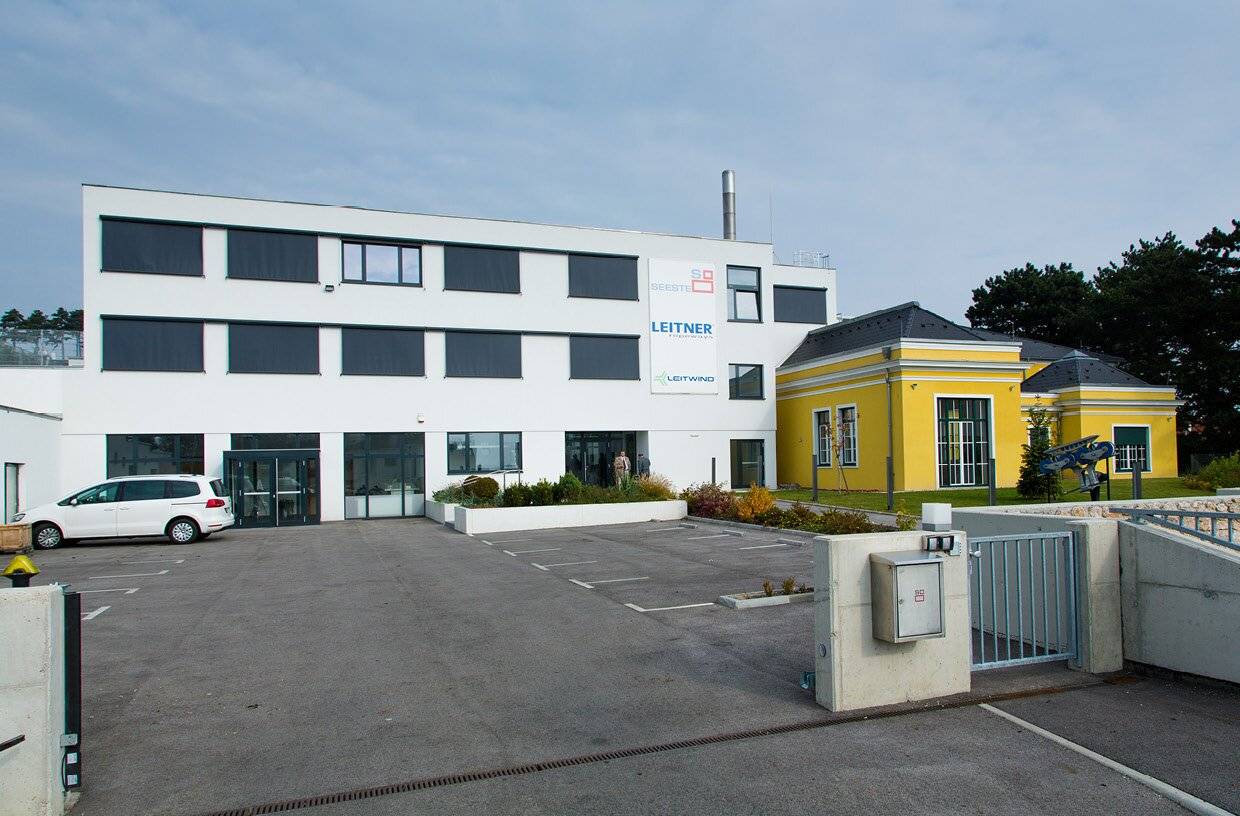 Attraktive Dachgeschoss-Büros in flexibler Größe (20 - 49m²) - um EUR 10,--/m² Miete im Monat!